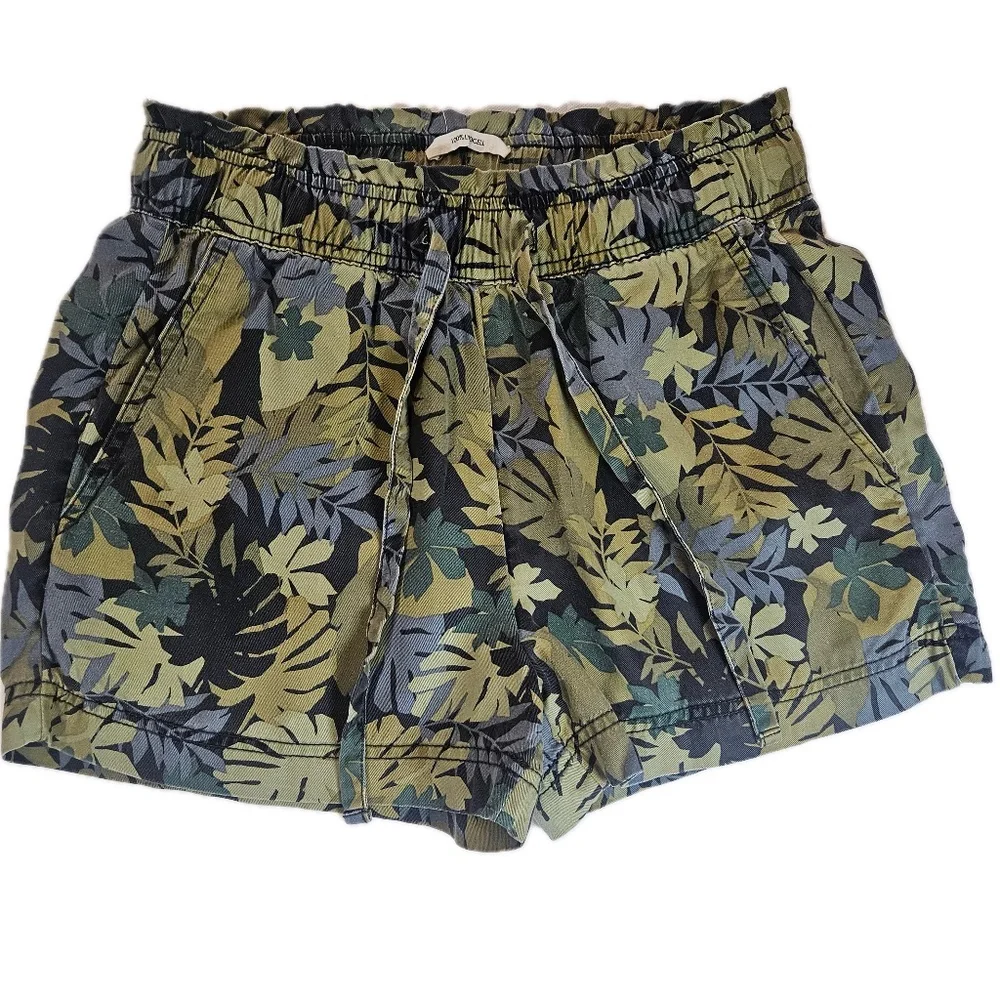 Nicole Miller Floral‎ Shorts Womens XS Green Casual Summer Beach Boho Vacation